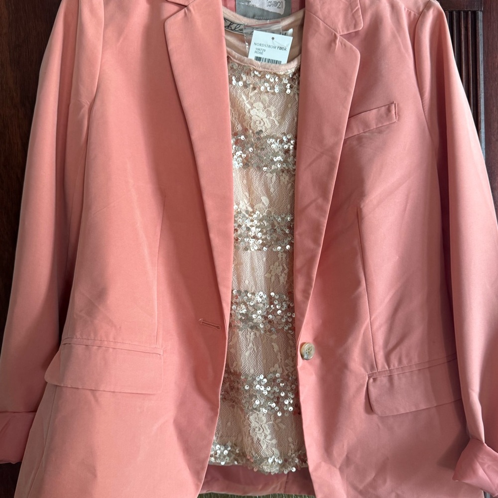 New Blazer in soft sheer and sequin sleeveless top in rose color M